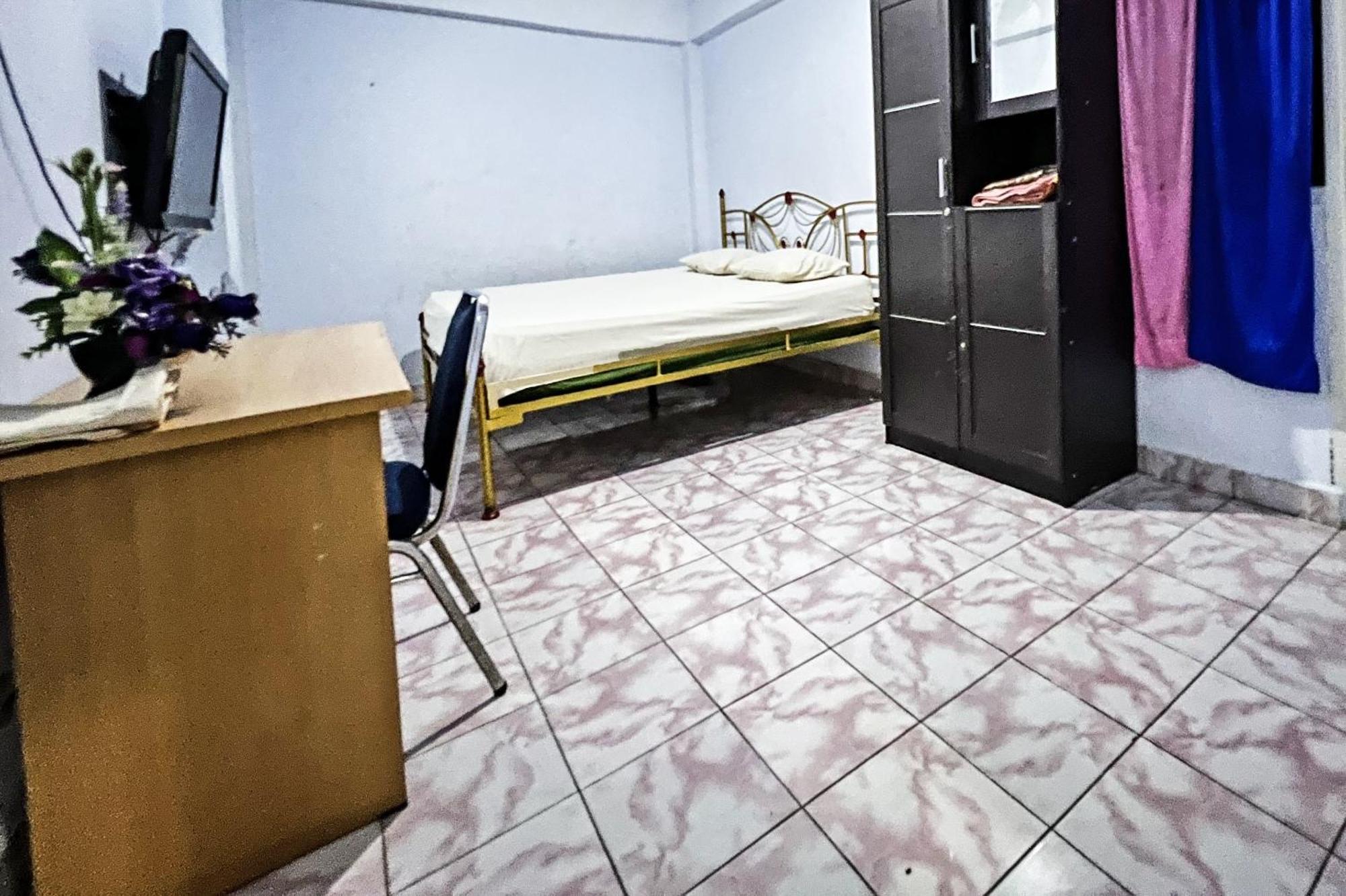 Oyo 91757 Surya Hotelneartaman Anggrek Pkk Watansoppeng Lalabata Kültér fotó