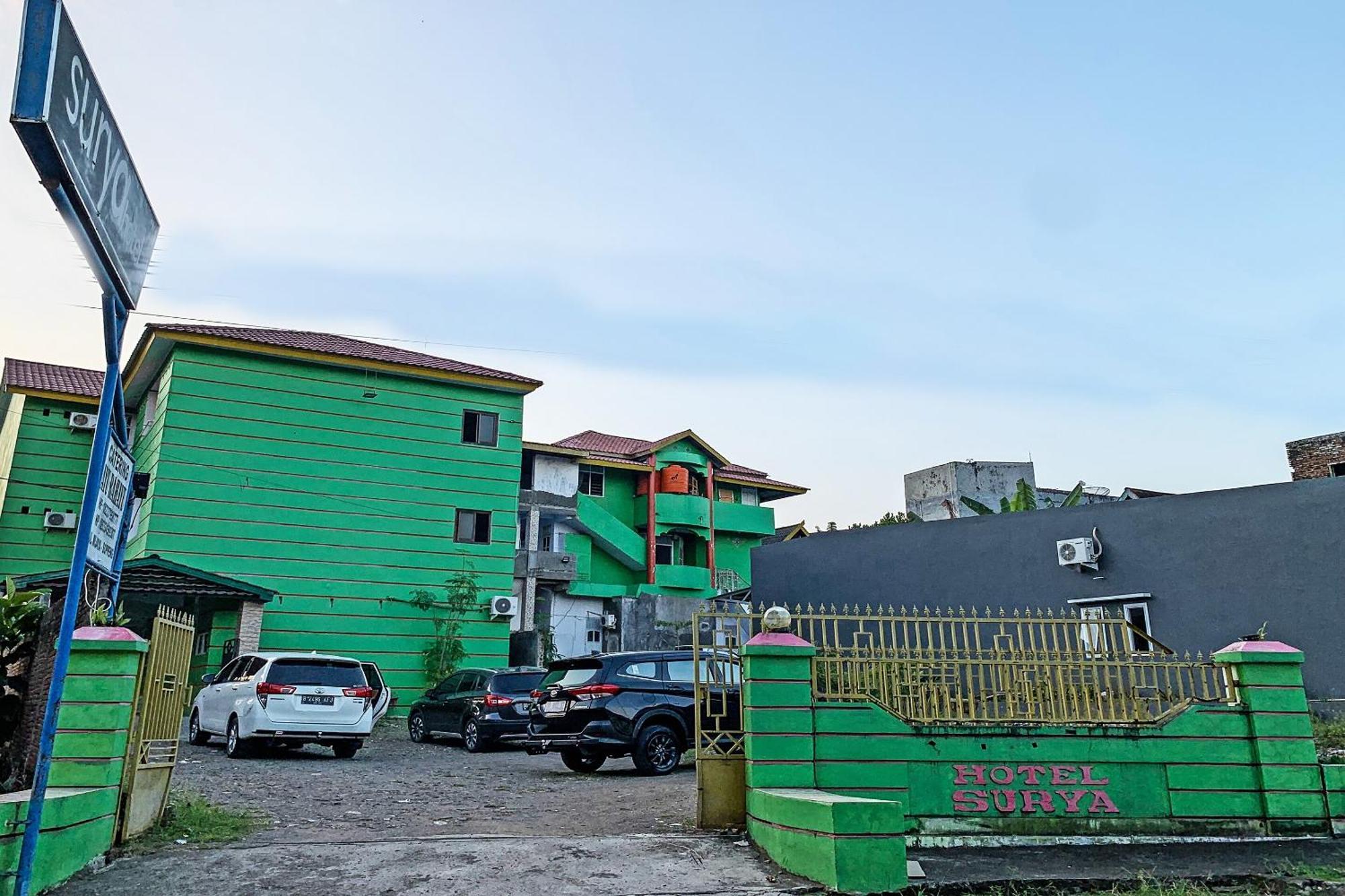 Oyo 91757 Surya Hotelneartaman Anggrek Pkk Watansoppeng Lalabata Kültér fotó