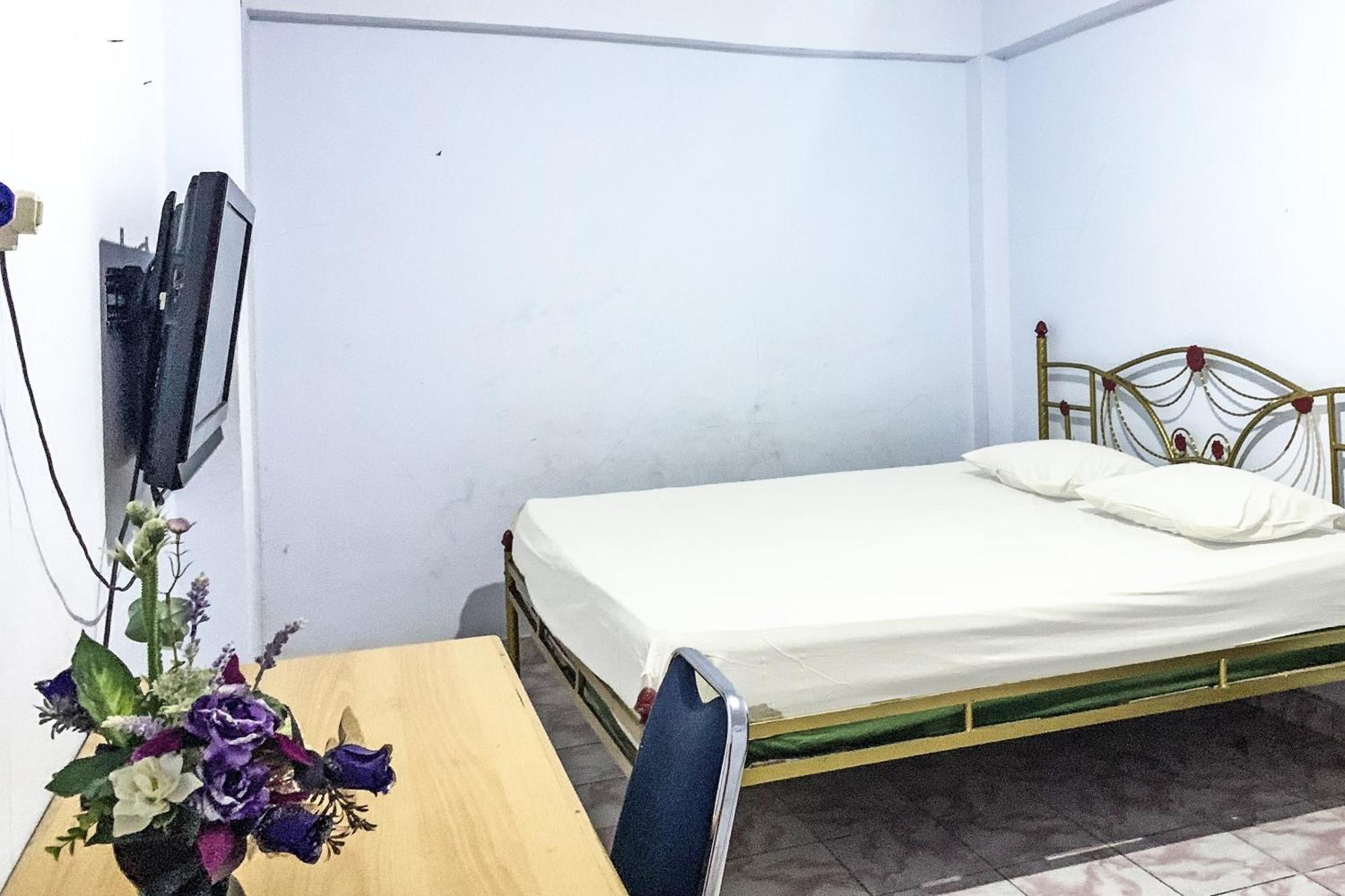 Oyo 91757 Surya Hotelneartaman Anggrek Pkk Watansoppeng Lalabata Kültér fotó
