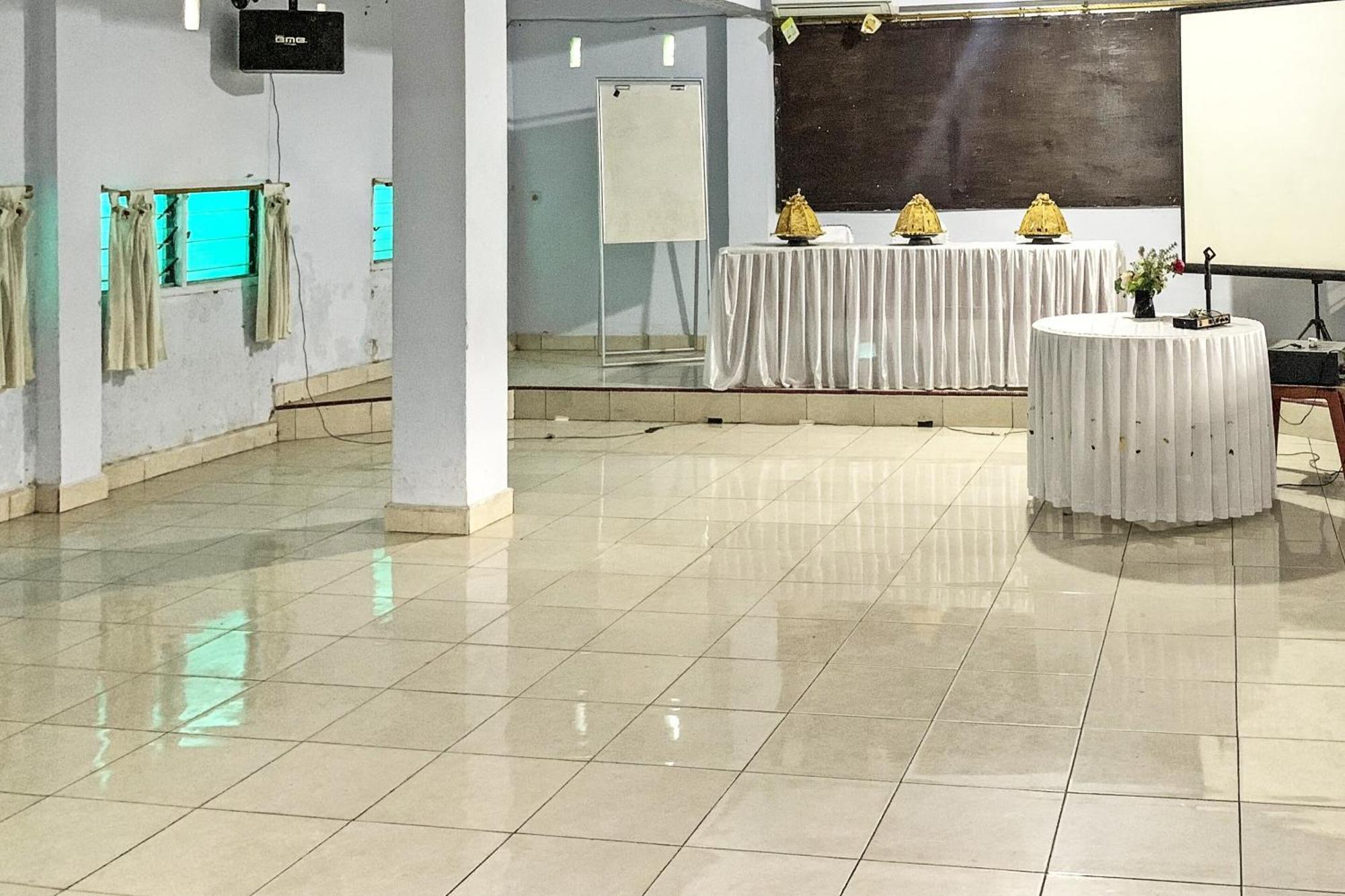 Oyo 91757 Surya Hotelneartaman Anggrek Pkk Watansoppeng Lalabata Kültér fotó
