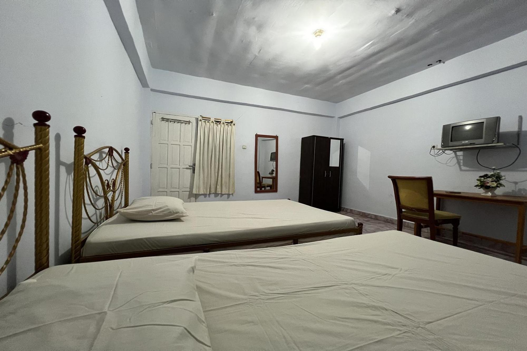 Oyo 91757 Surya Hotelneartaman Anggrek Pkk Watansoppeng Lalabata Kültér fotó