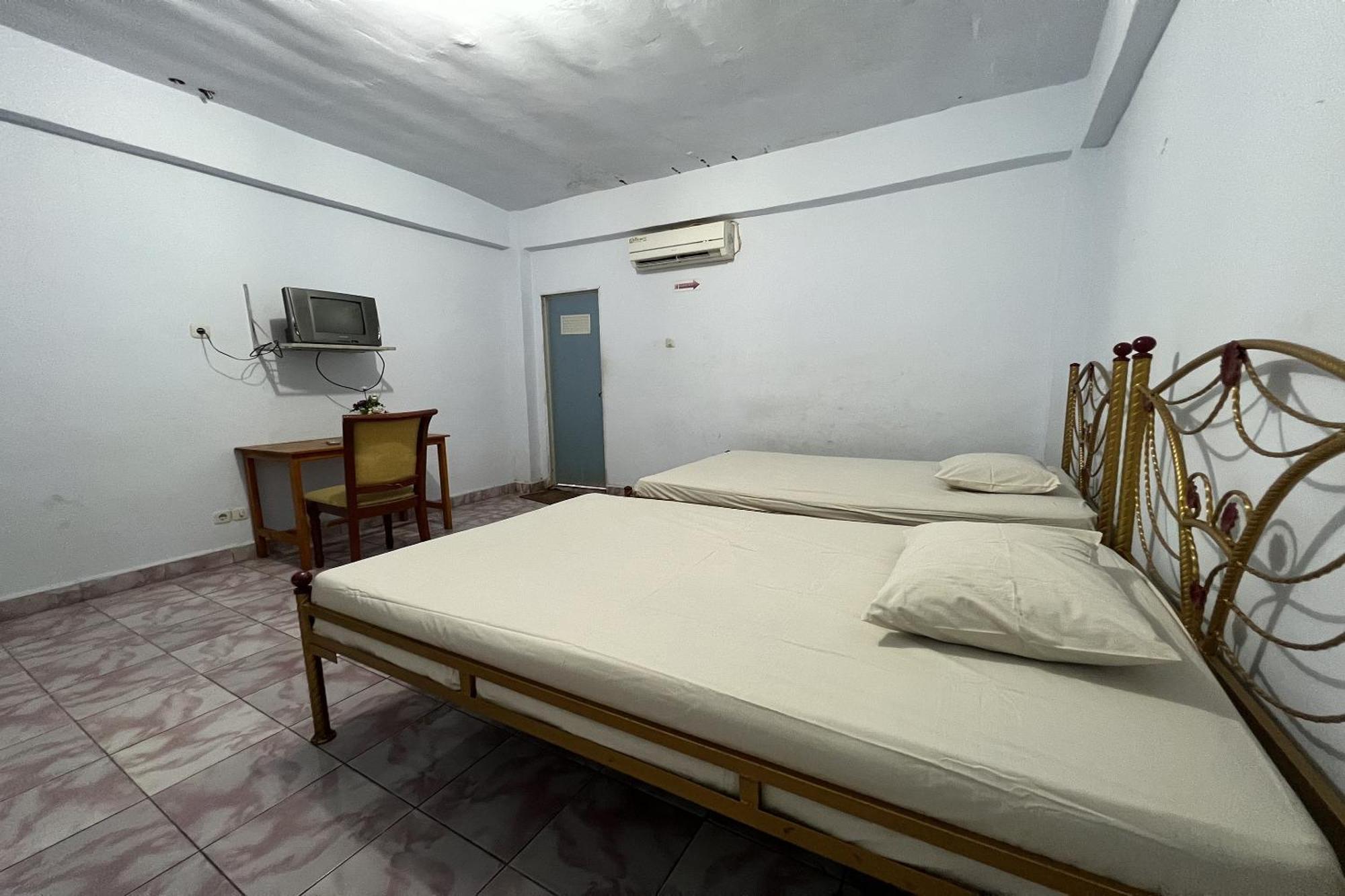 Oyo 91757 Surya Hotelneartaman Anggrek Pkk Watansoppeng Lalabata Kültér fotó