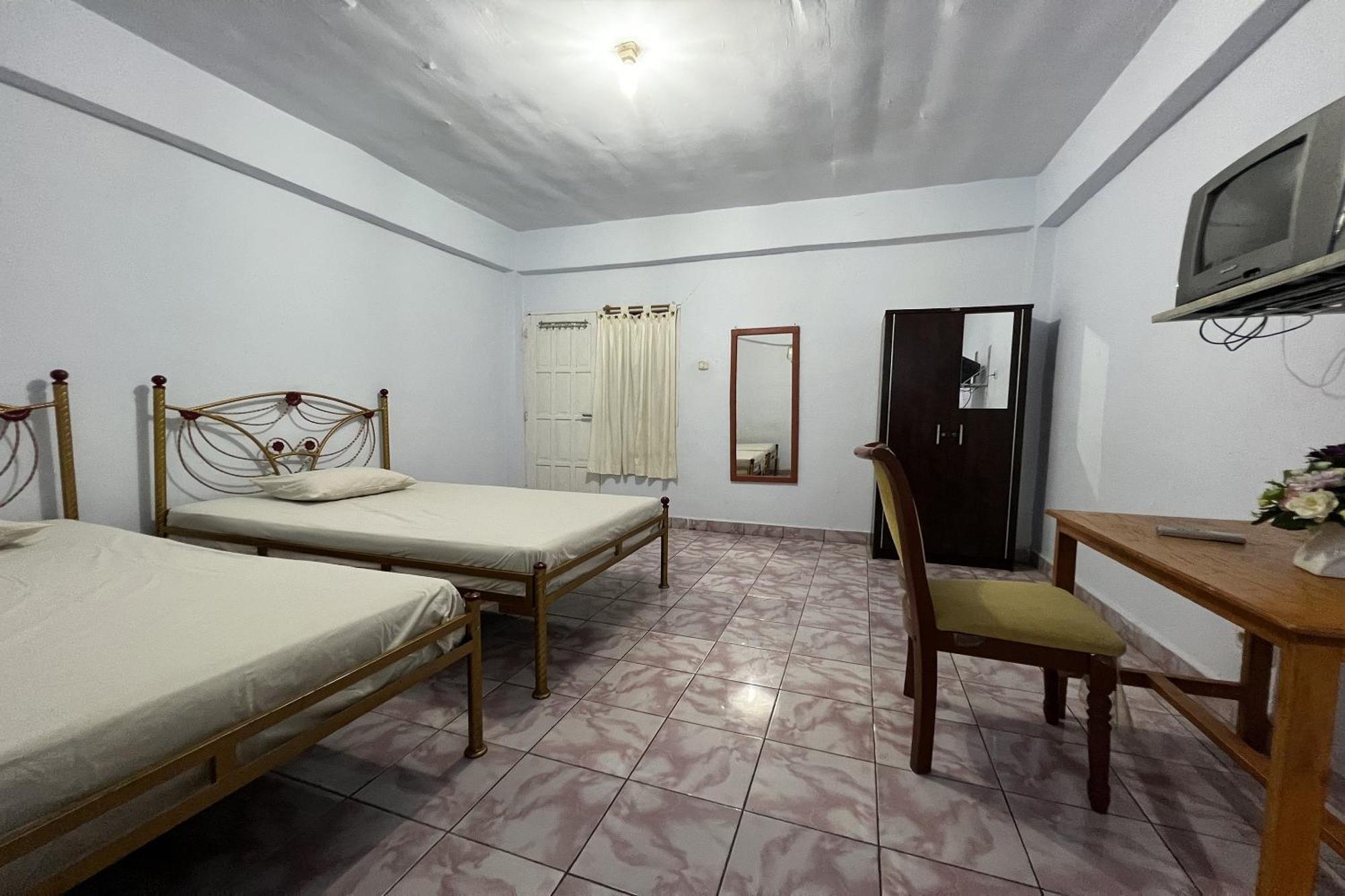 Oyo 91757 Surya Hotelneartaman Anggrek Pkk Watansoppeng Lalabata Kültér fotó